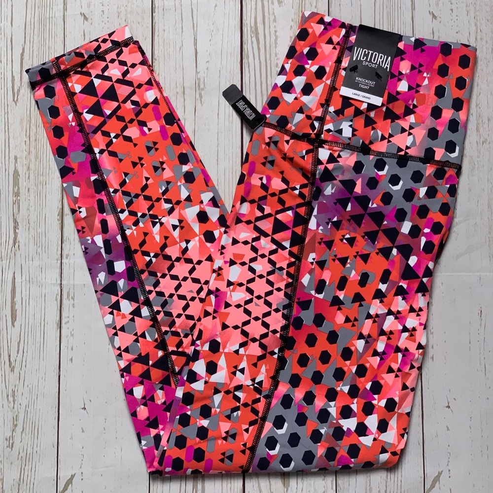 Victoria’s Secret Sport Knockout Tight legging NWT